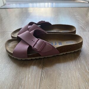 Light pink Birkenstock’s